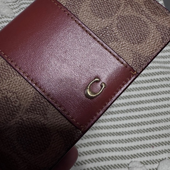 Coach wallet used - Picture 2 of 10
